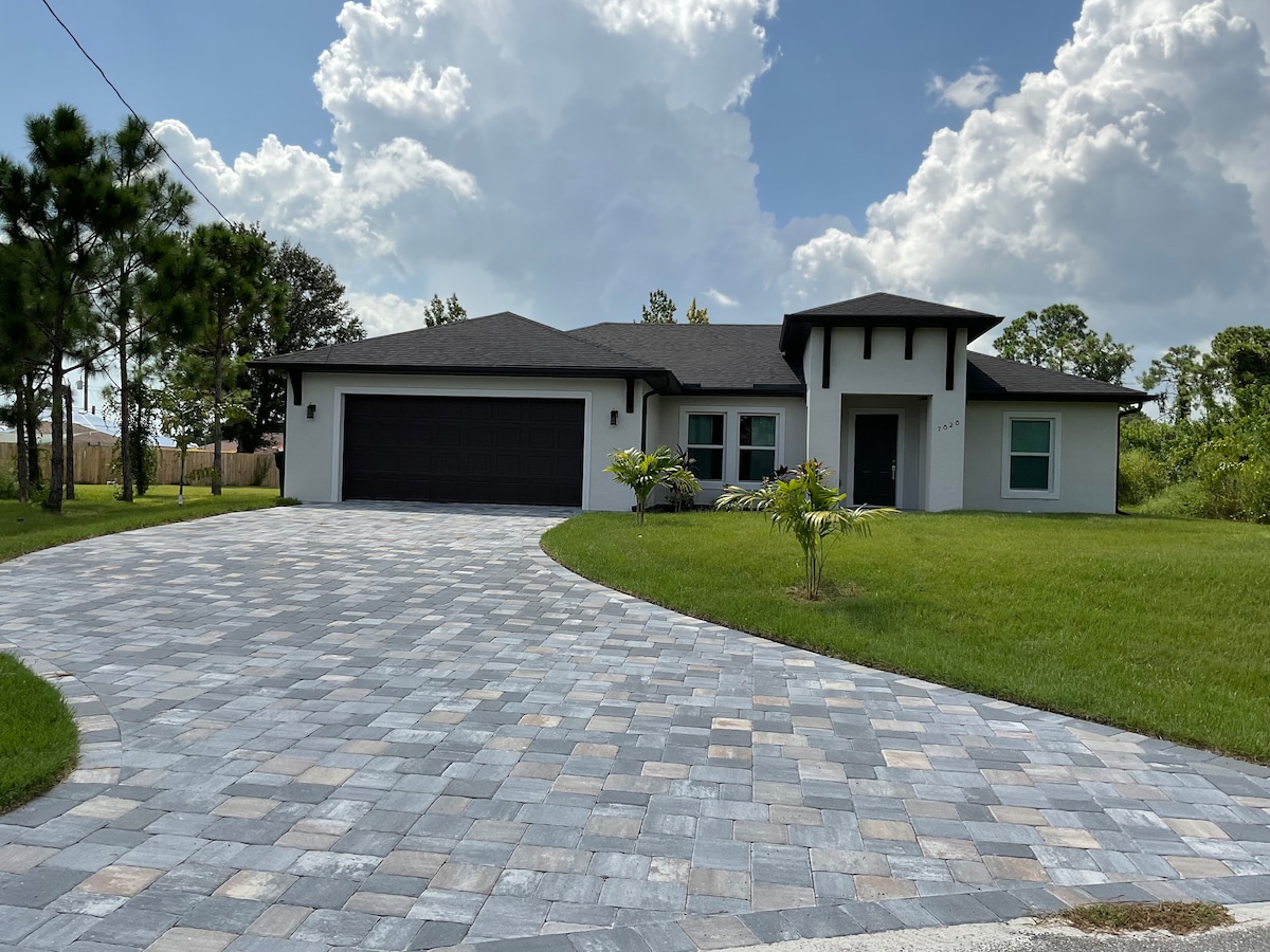 Beautiful new build with heated pool