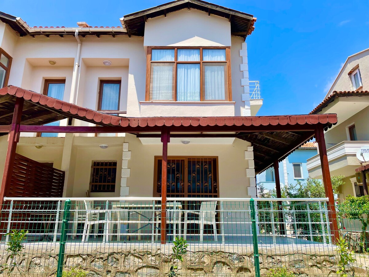 Gümüldür ‘de Denize Sıfır Villa