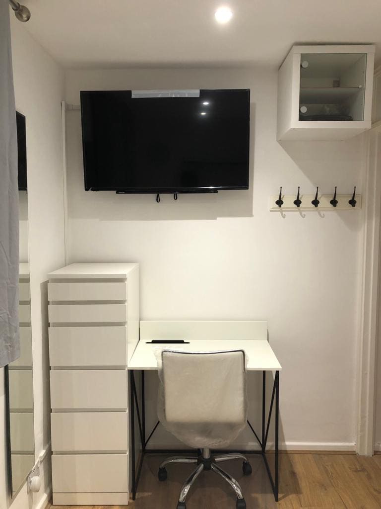 Modern & chic Ensuite room2 London zone2