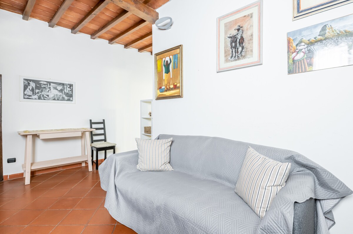 Settignano Quiet Apartment with Private Parking