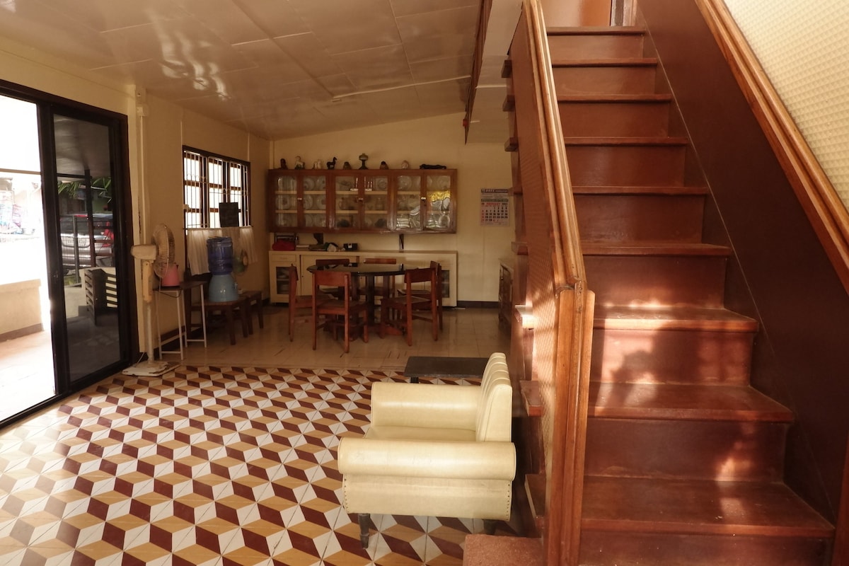 La Ven Guesthouse - Room 1A (inside main house)
