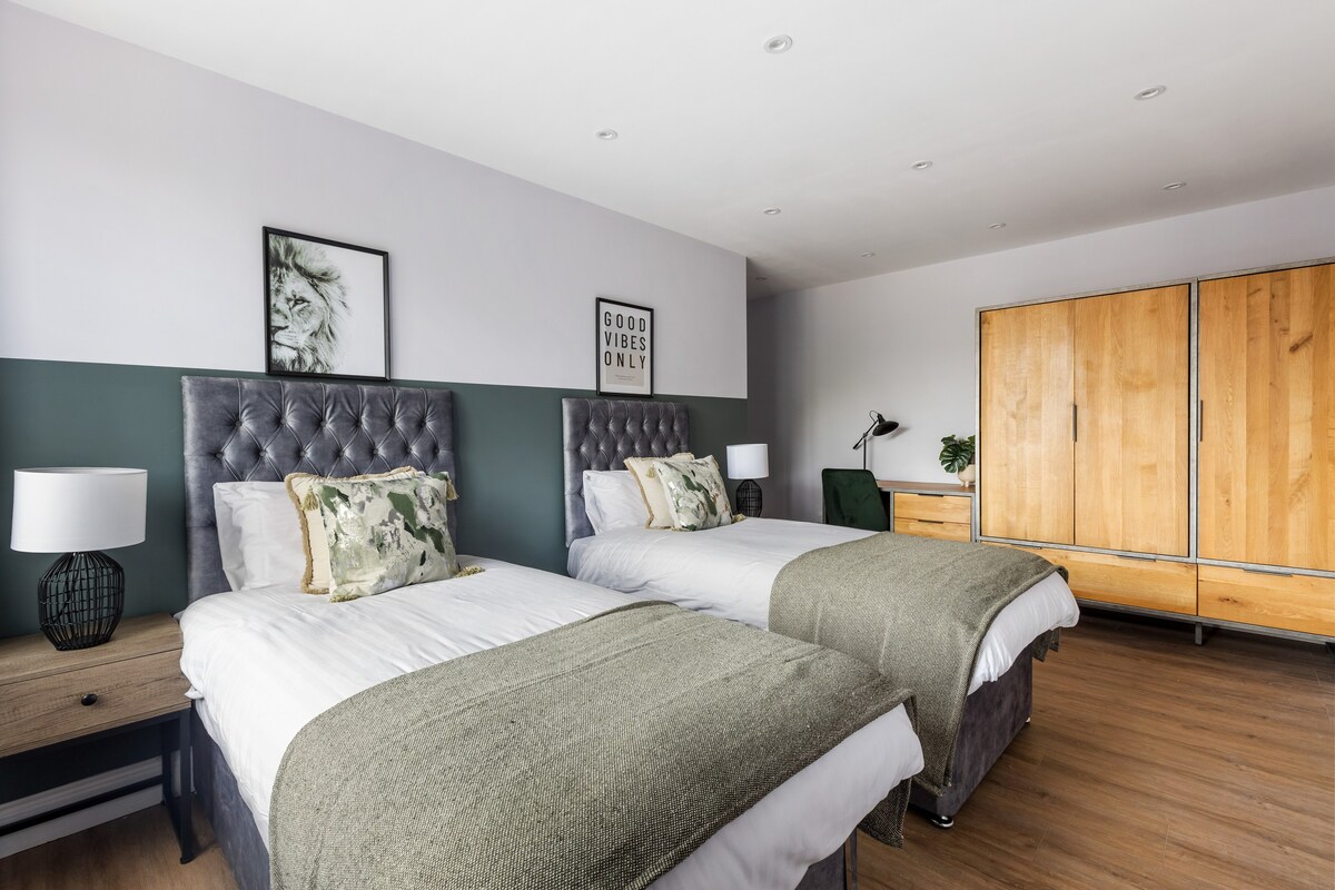 Stylish LDN Getaway, Fast Wifi & 2 mins to tube