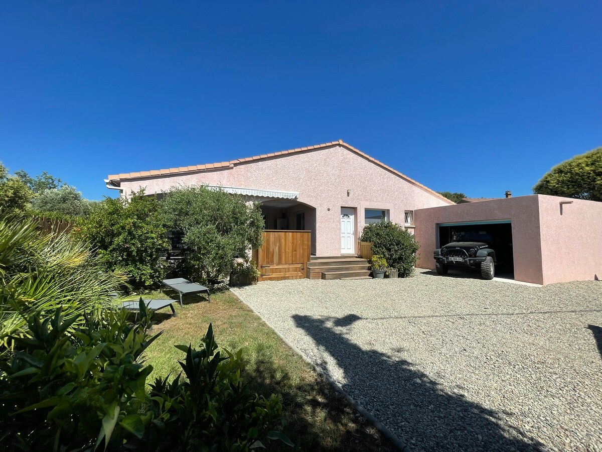 Magnifique villa de 2 à 8 personnes avec piscine