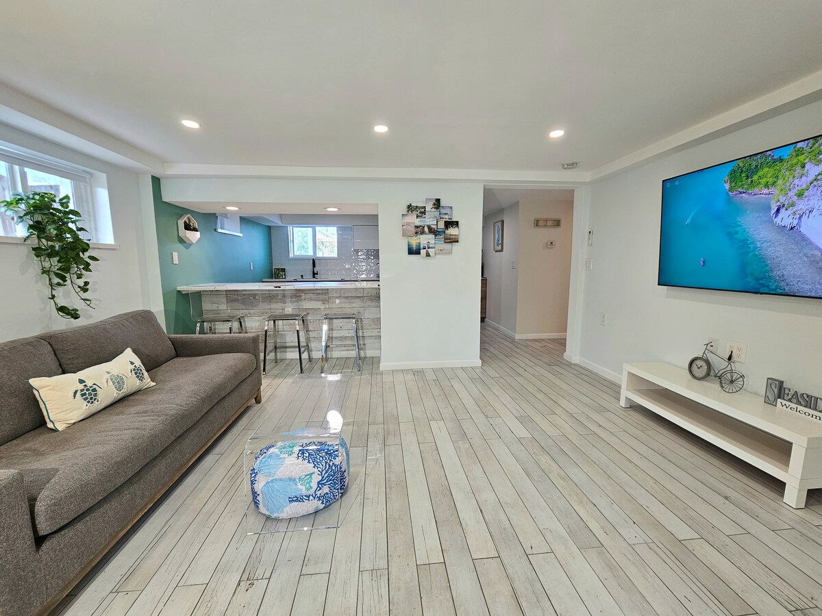 Beachy Chic 1bd Apt w/Parking