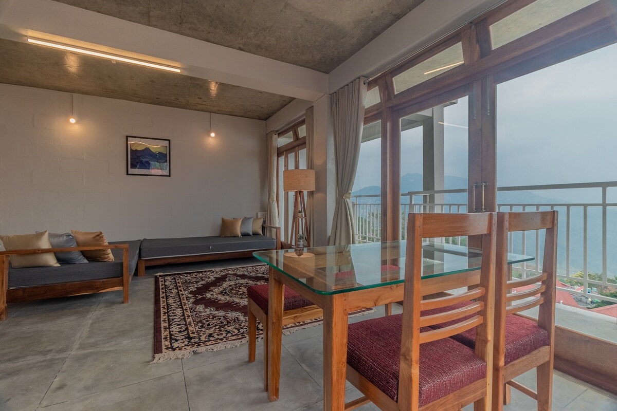 Maina Suite A 1BHK Valley-view Getaway