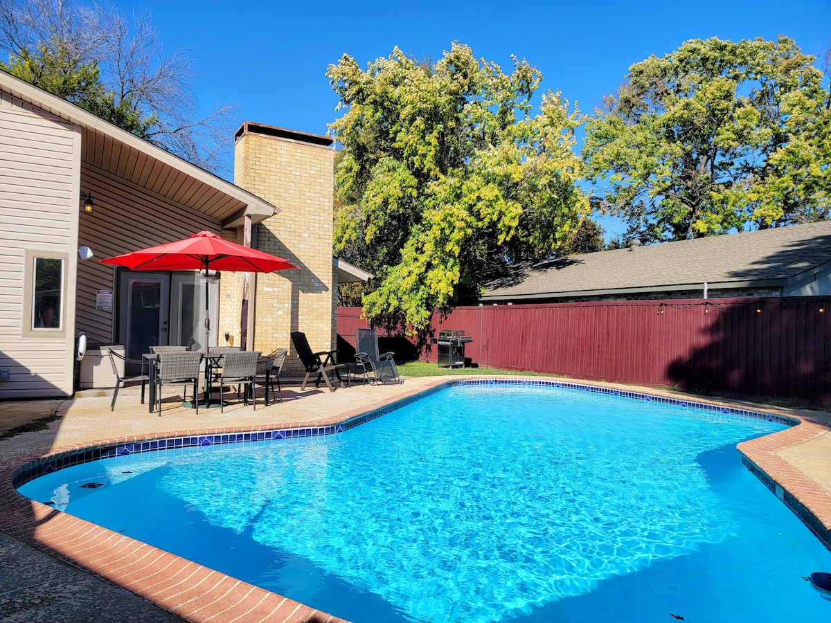 Pool + Jacuzzi: A Gem, The Perfect House of Zen