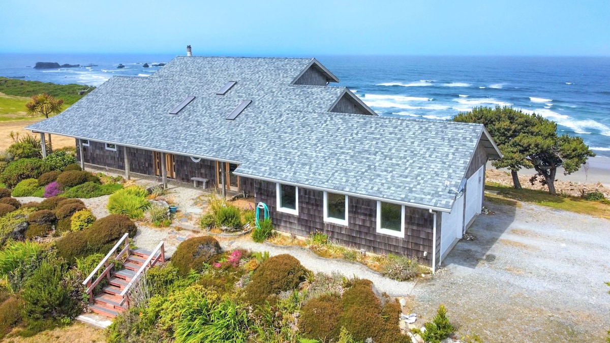 (New Listing 2023) Oceanfront next to Bandon Dunes