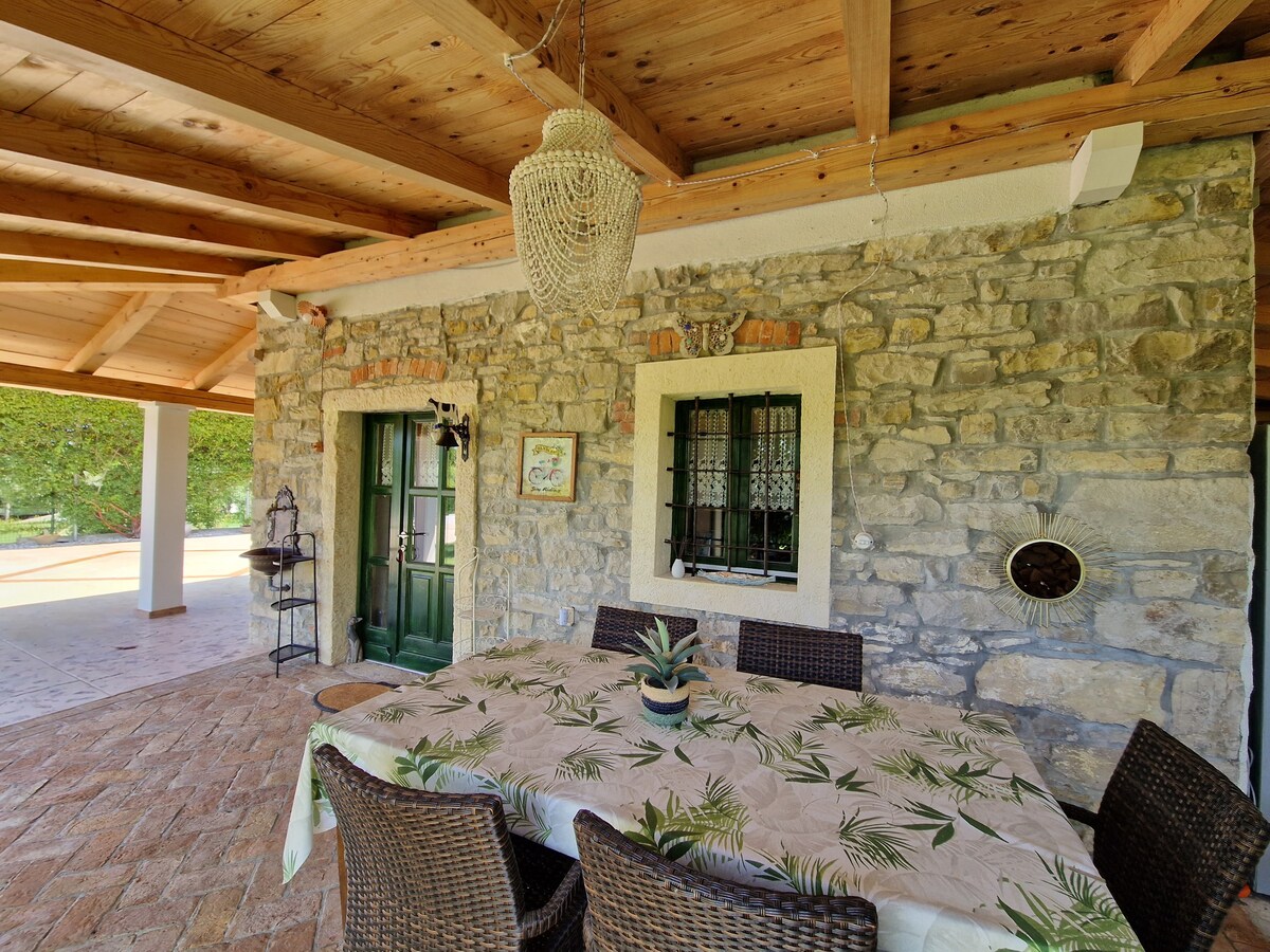 Holiday House Murva - pet friendly!