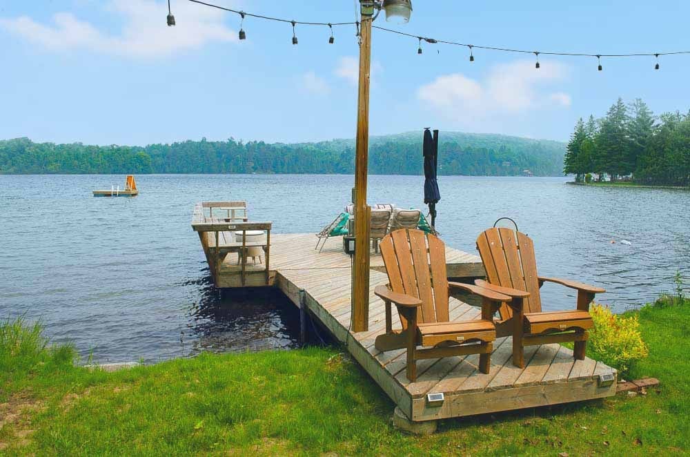 Stunning 5Br Waterfront Cottage w/ Games Room
