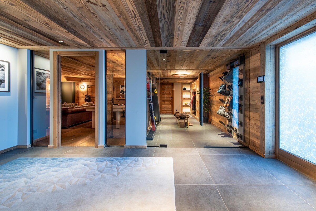 Chalet Les Sapins - Luxury Ski-in-ski-out