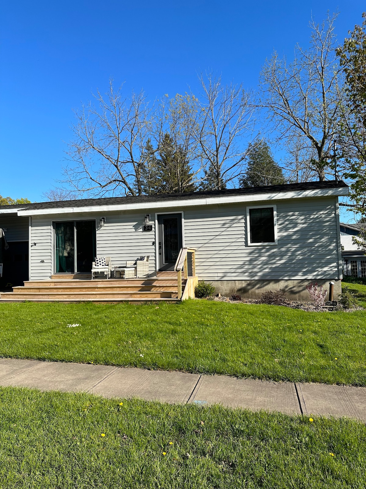 Oswego 's 1 BR Eclectic Haven