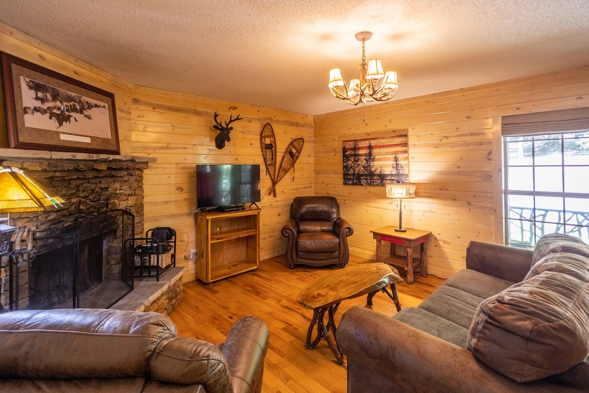 Luxury Cabin with fire pit near Helen/Pet friendly