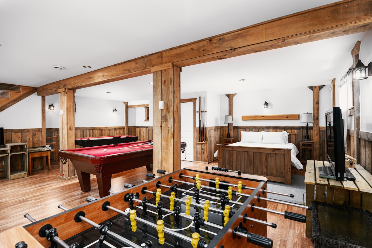 Laurentides~Spa~Mountain View~King Bed~Game Room