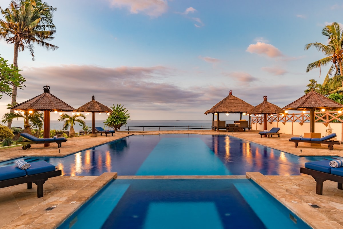 Villa Bukti Paradise- Captivating Beachfront Villa