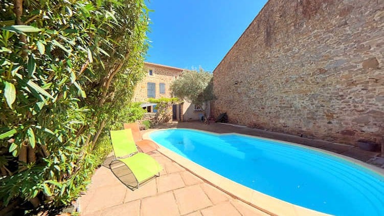 Fabulous Townhouse with Pool,near Pezenas