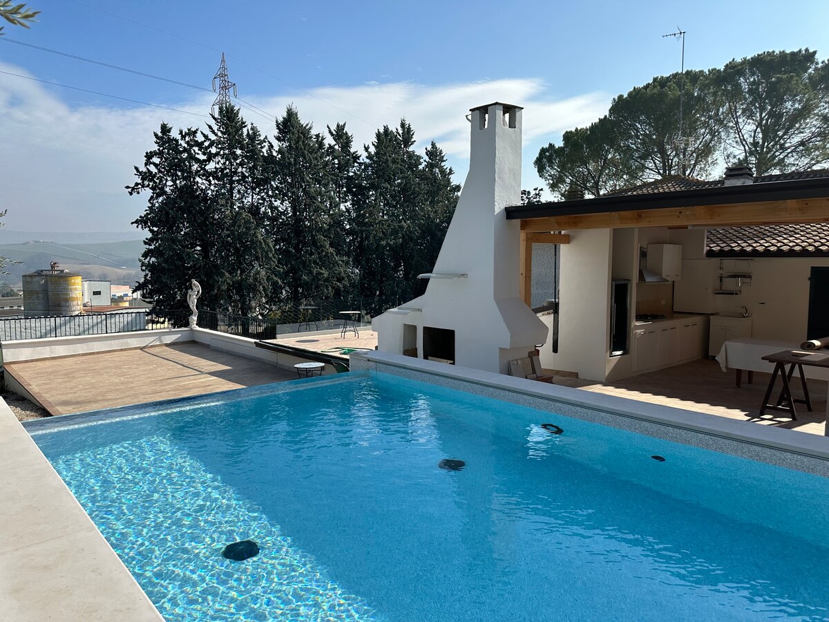 Pool side suite in Villa Lora - Art house Fermo