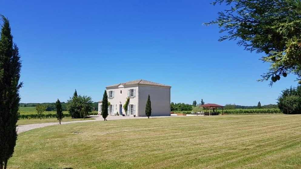 French 5 bed chic home with pool & hot tub