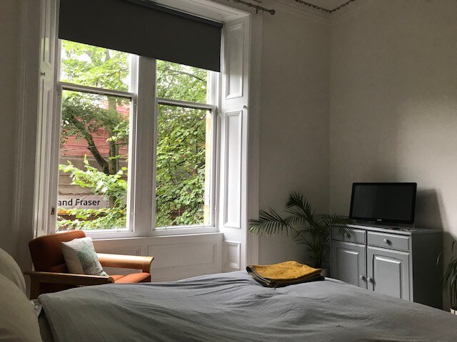 Airy double room in Hillhead, West End, Glasgow