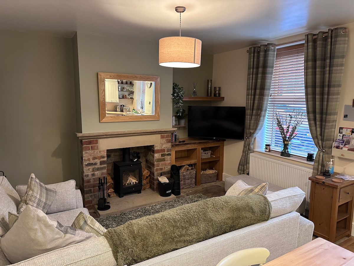 Prince Street Cottage - Haworth (Sleeps 4)