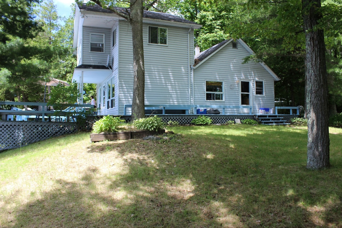 Belmont Paradise on Belmont Lake