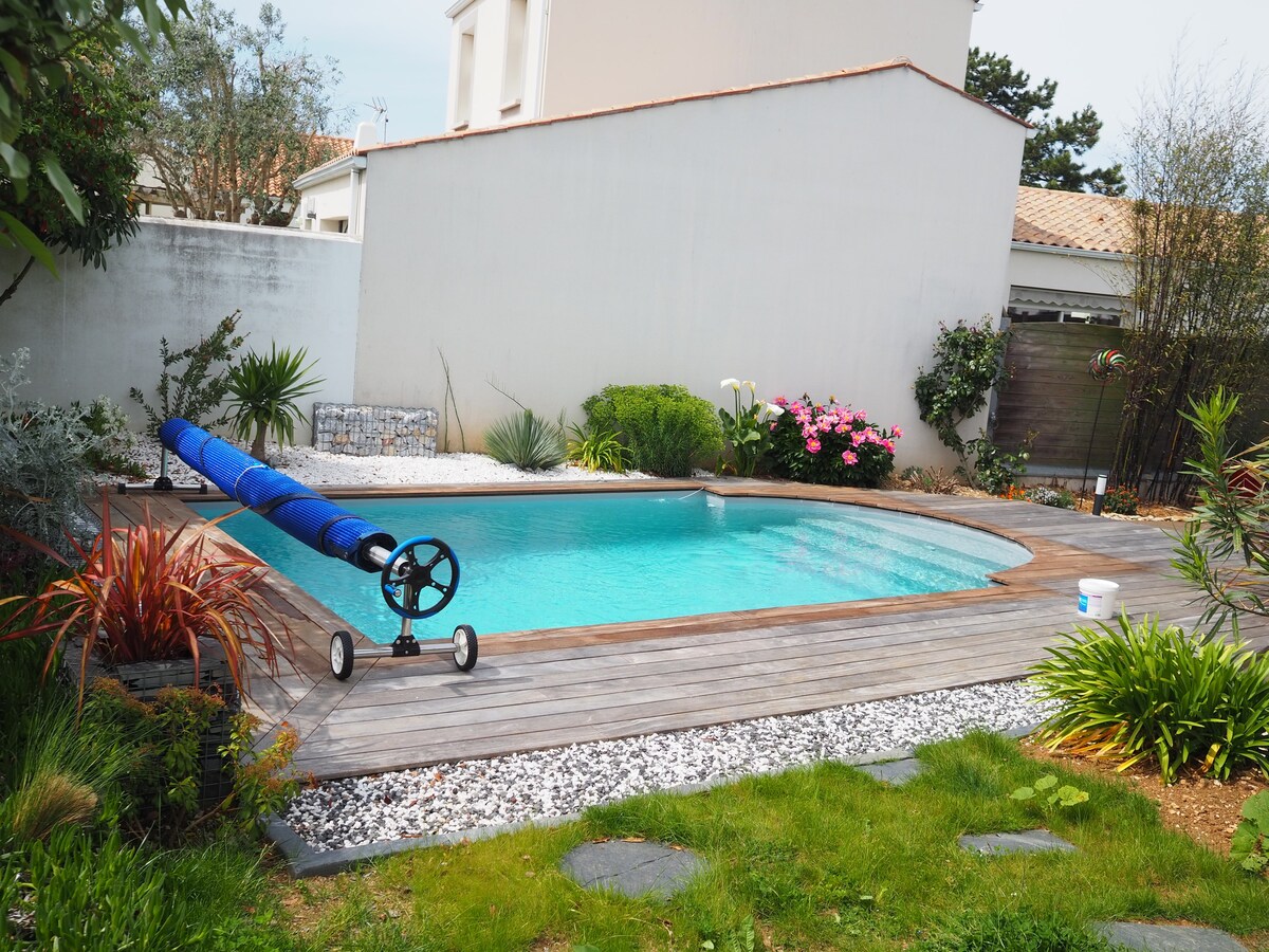 Maison proche La Rochelle avec jardin et piscine !