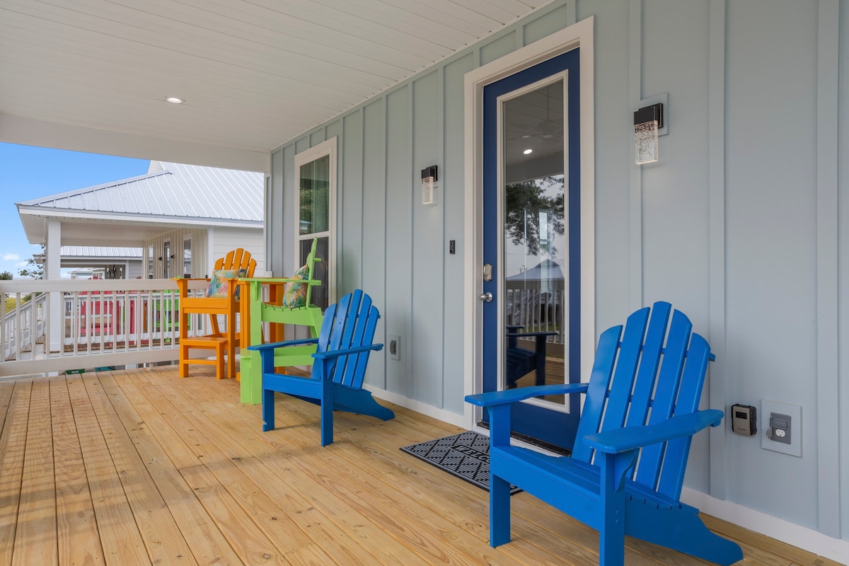 New Beach Home Gulfport built May 2023, Sleeps 12