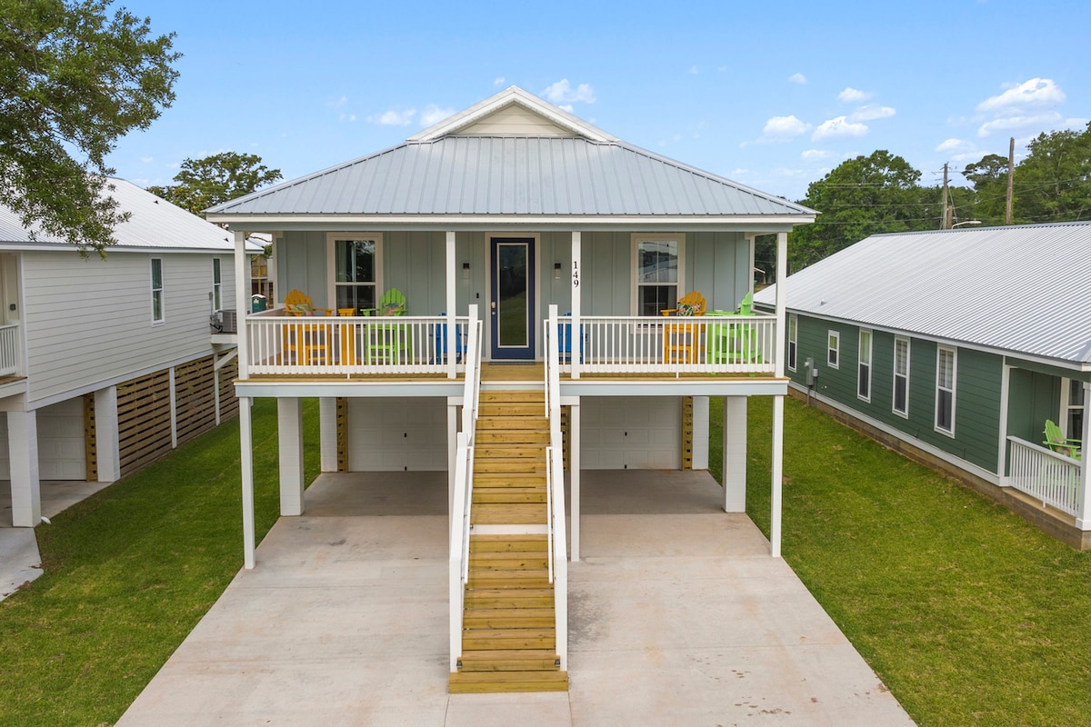 New Beach Home Gulfport built May 2023, Sleeps 12