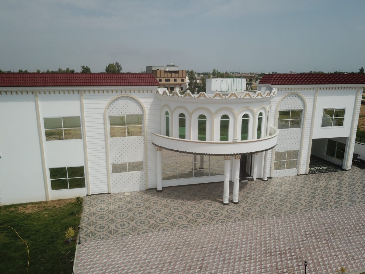 Six Bed, Madina Mansion in Hazro