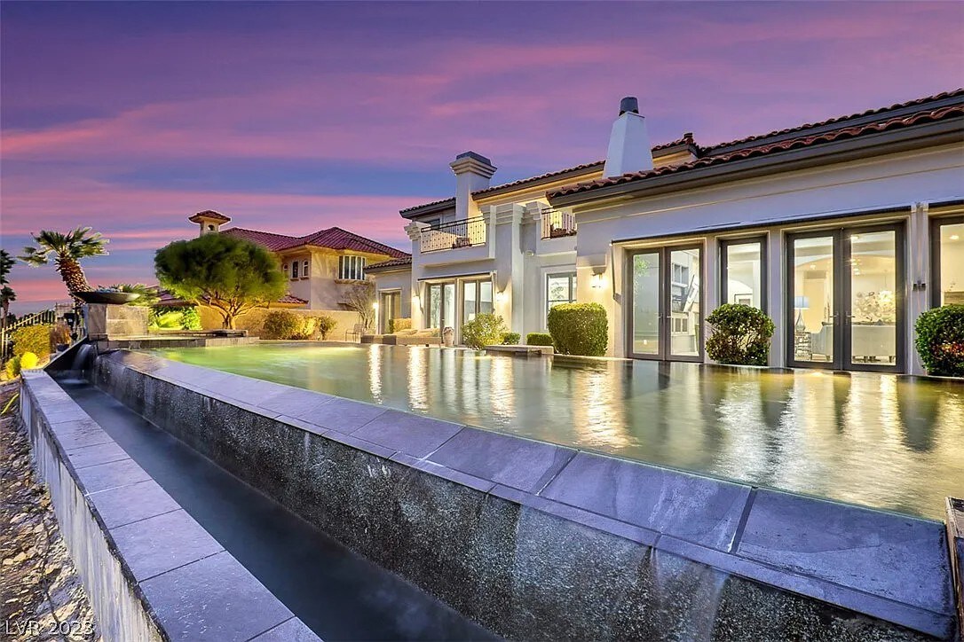 8,000 sq ft Luxe Mansion Oasis