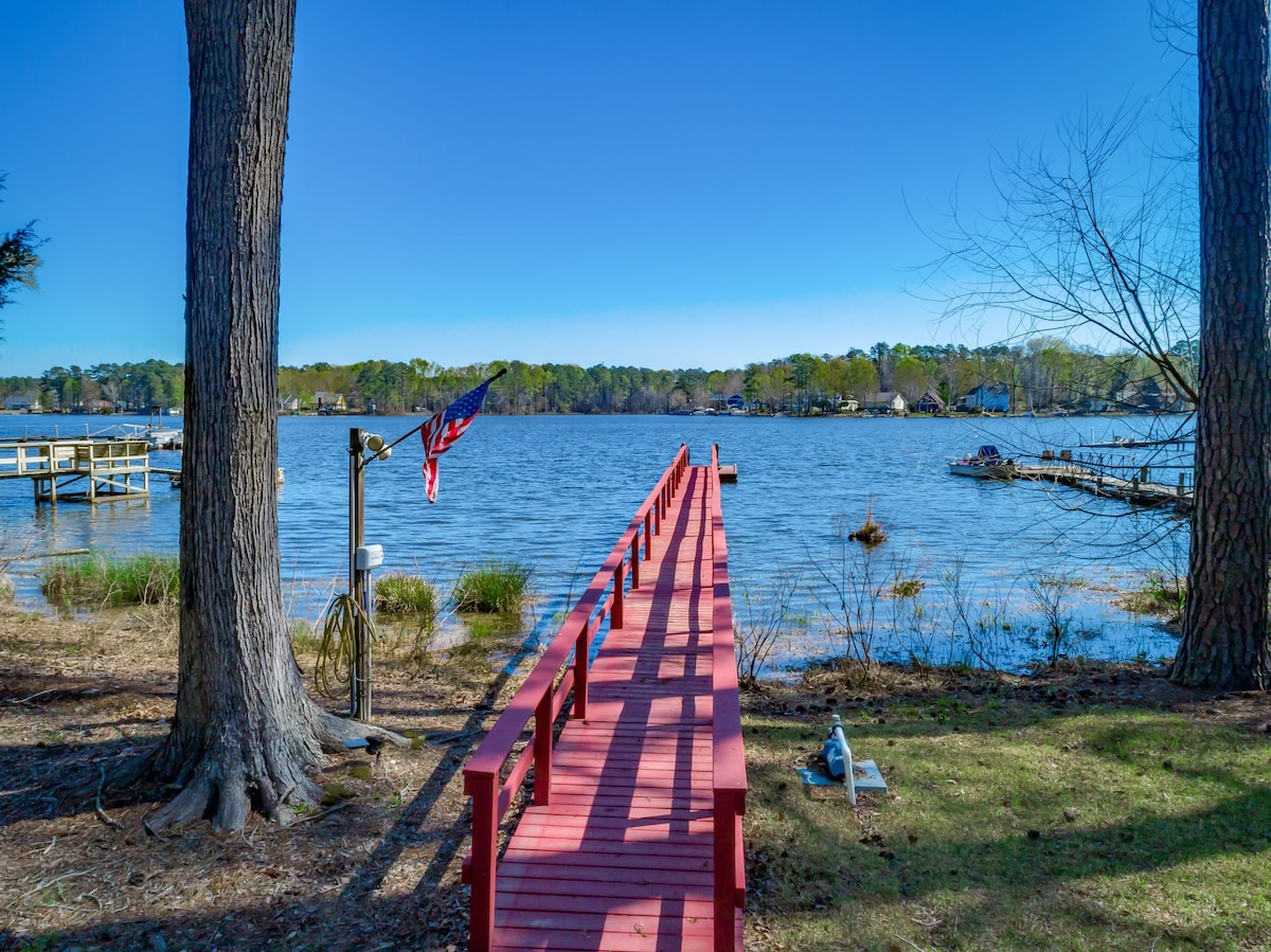 Lake Front Getaway!