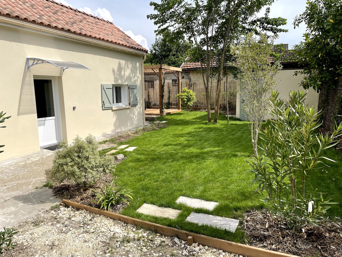 Petite maison avec jardin au calme