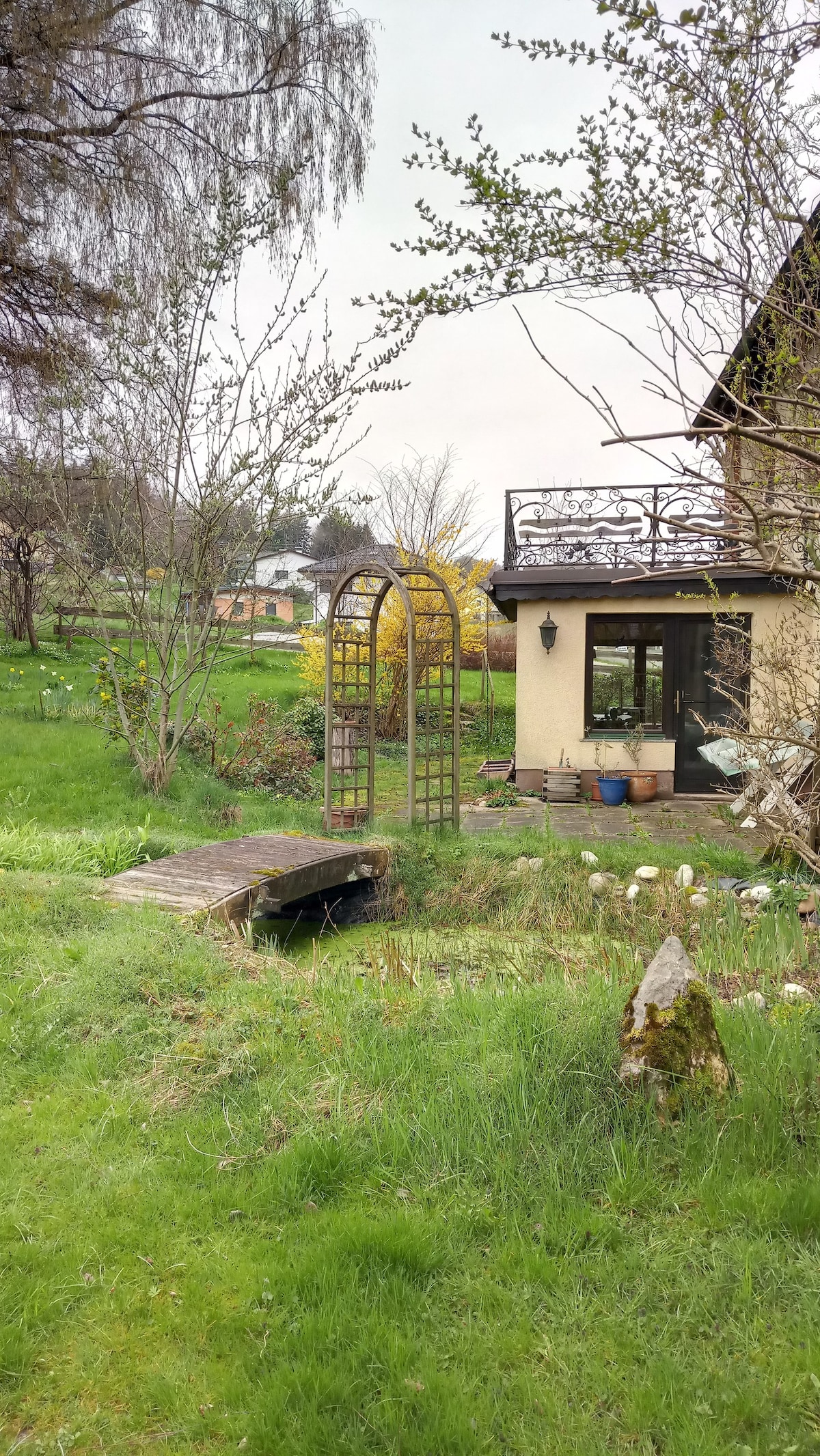 Familienfreundlich mit großem Garten