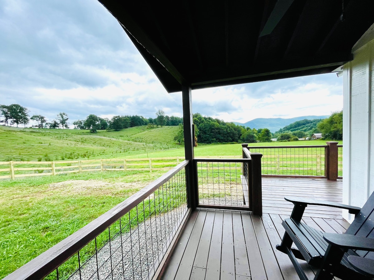 Cross Mountain Cottage