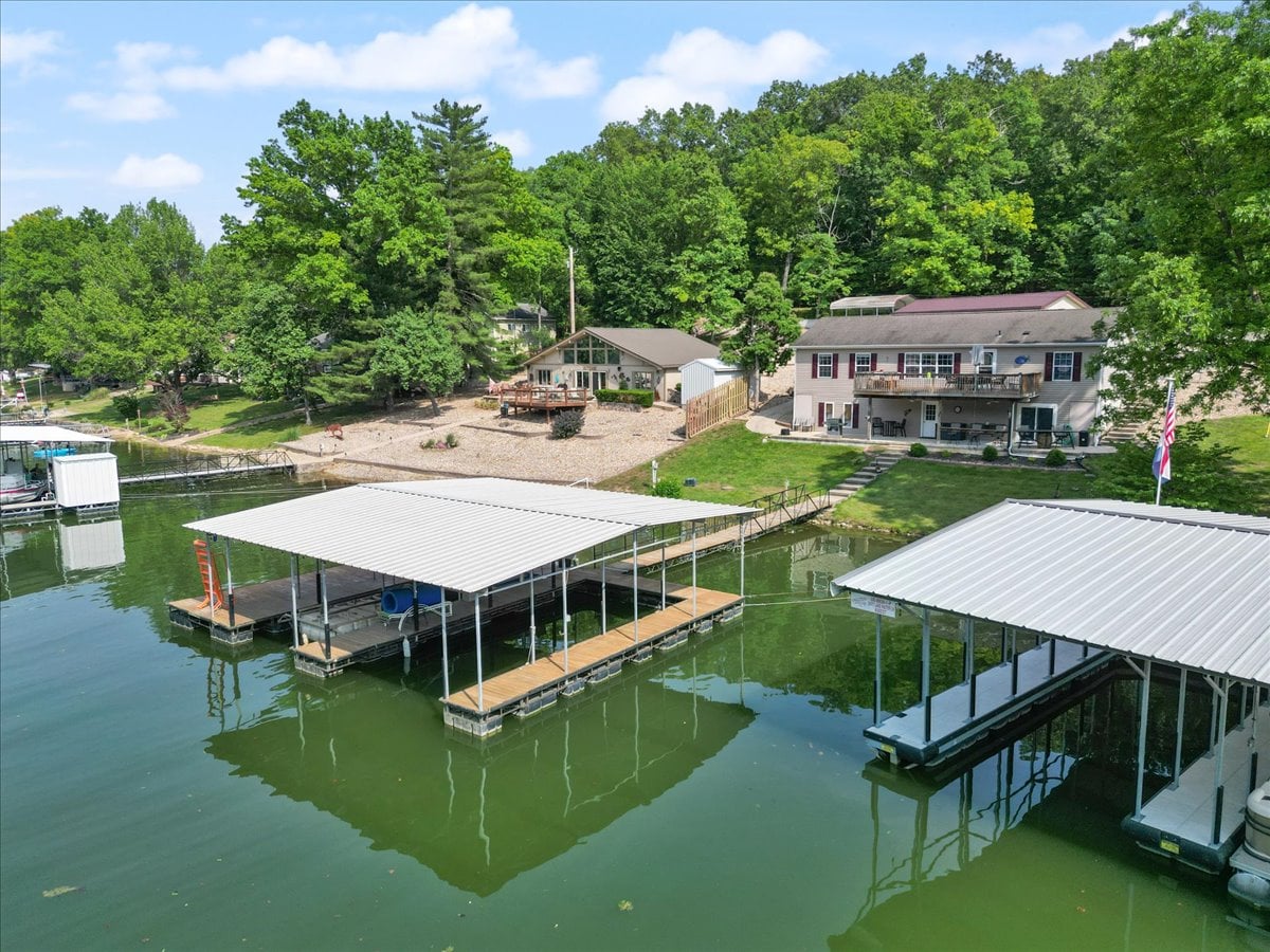 Tranquil Ozarks Retreat: 7 Beds, 12 Guests, Dock