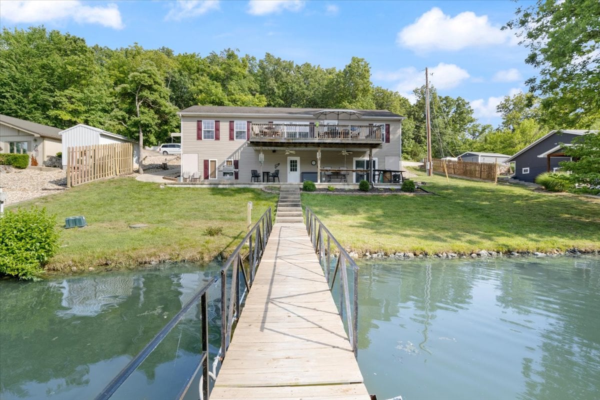 Tranquil Ozarks Retreat: 7 Beds, 12 Guests, Dock