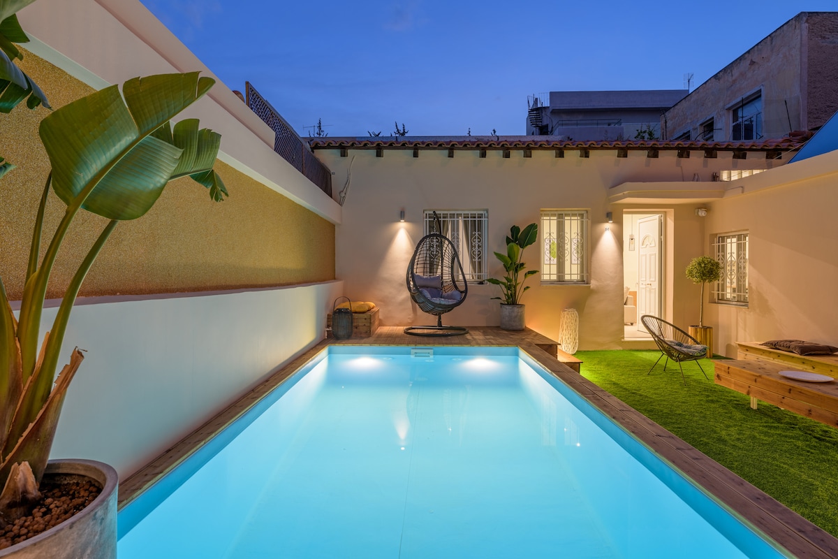 α4. Private apartment with shared Pool