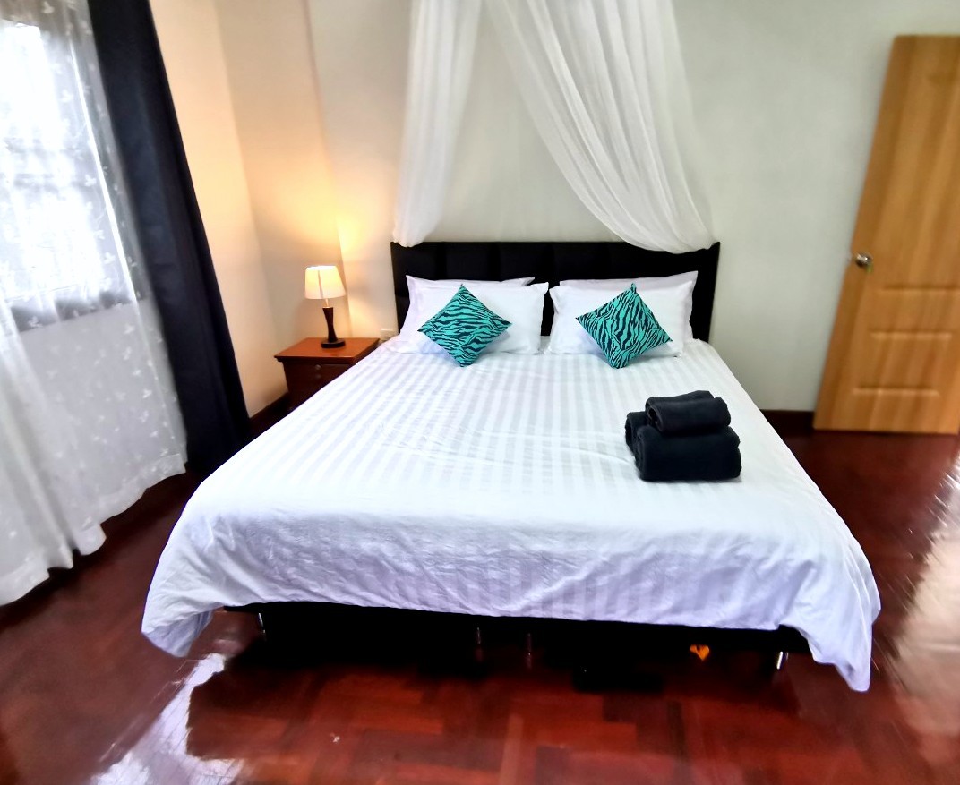 4 Bedroom with Air-con, Quiet, Near shop