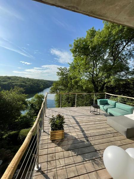 L'appartement est situé au bord du Lac