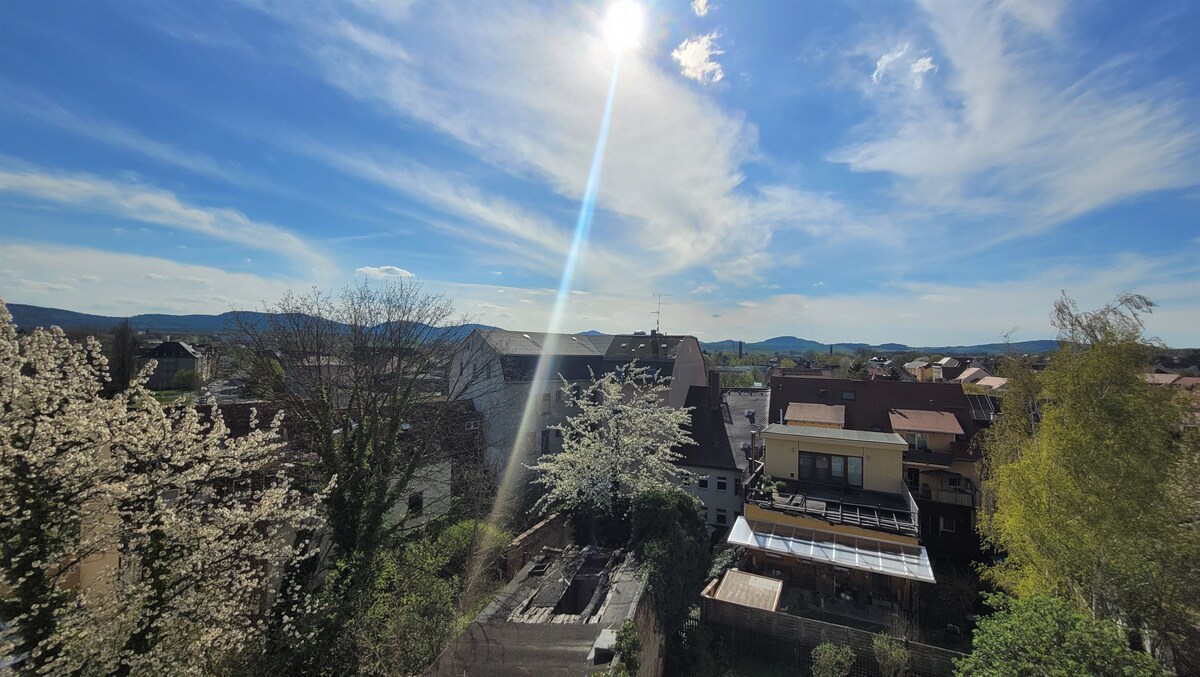 FeWo Gebirgsblick, 
Balkon, hell, Garten, Zentrum