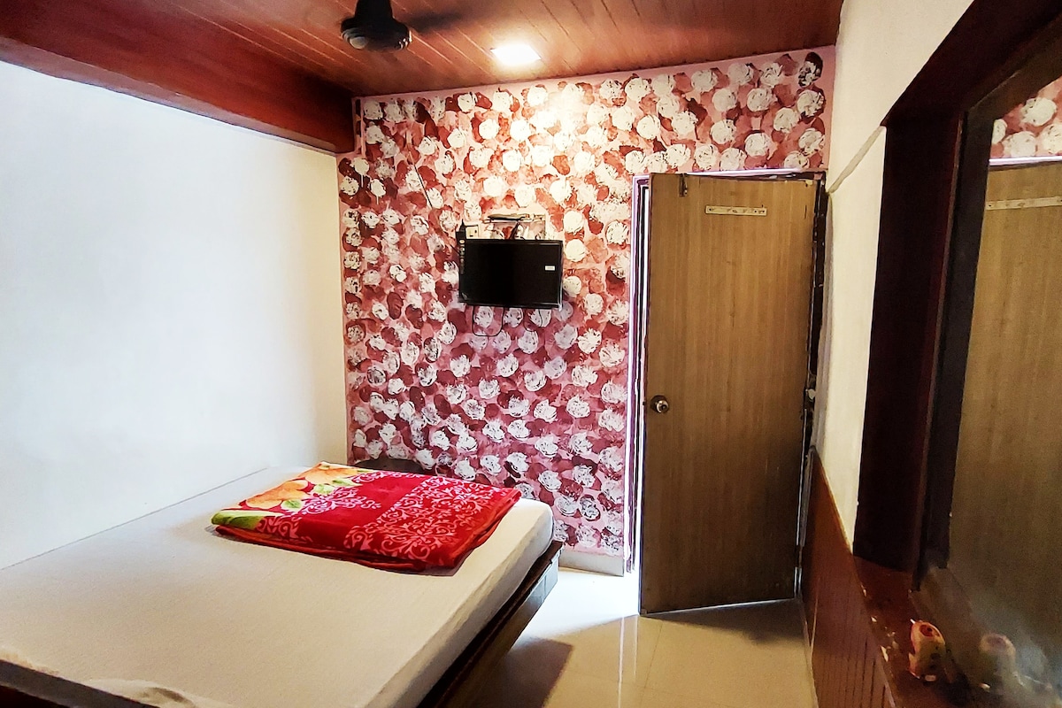 Deluxe Suite in Navi Mumbai at Affordable rate