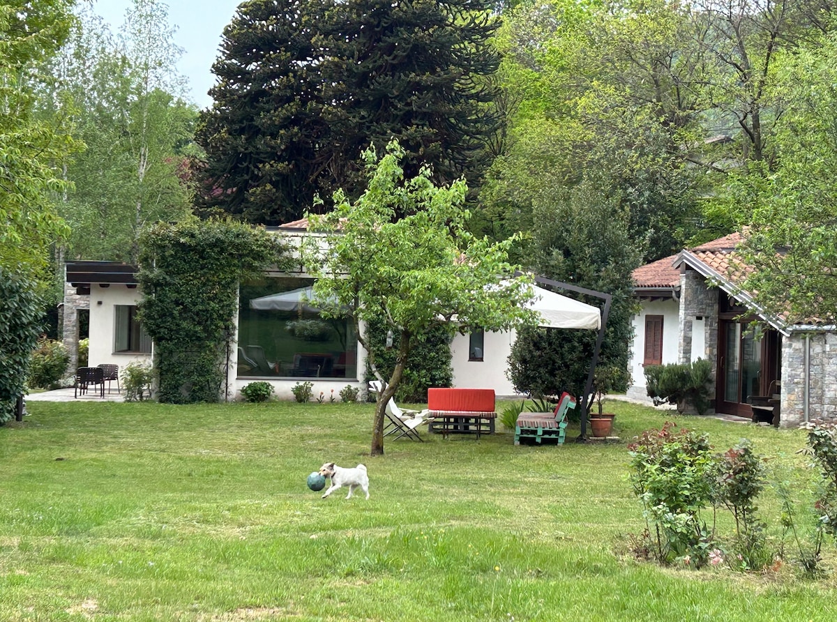 Countryside retreat by the lake