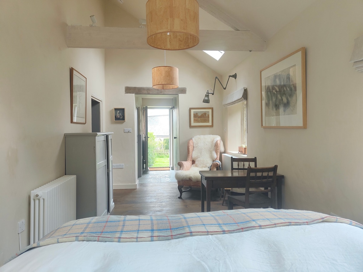 The Laundry, quiet hideaway near Frome and Bruton