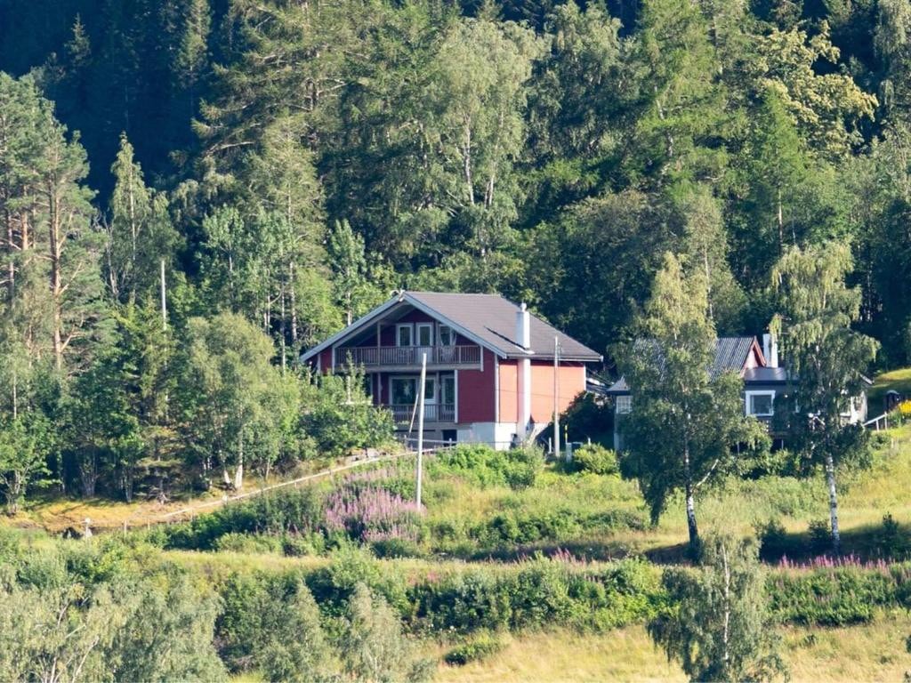 Stor hytte med panoramautsikt over Tinnsjøen