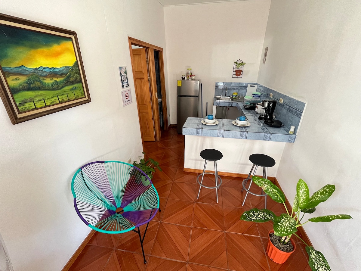 Studio w/fans Kitchen in Quepos