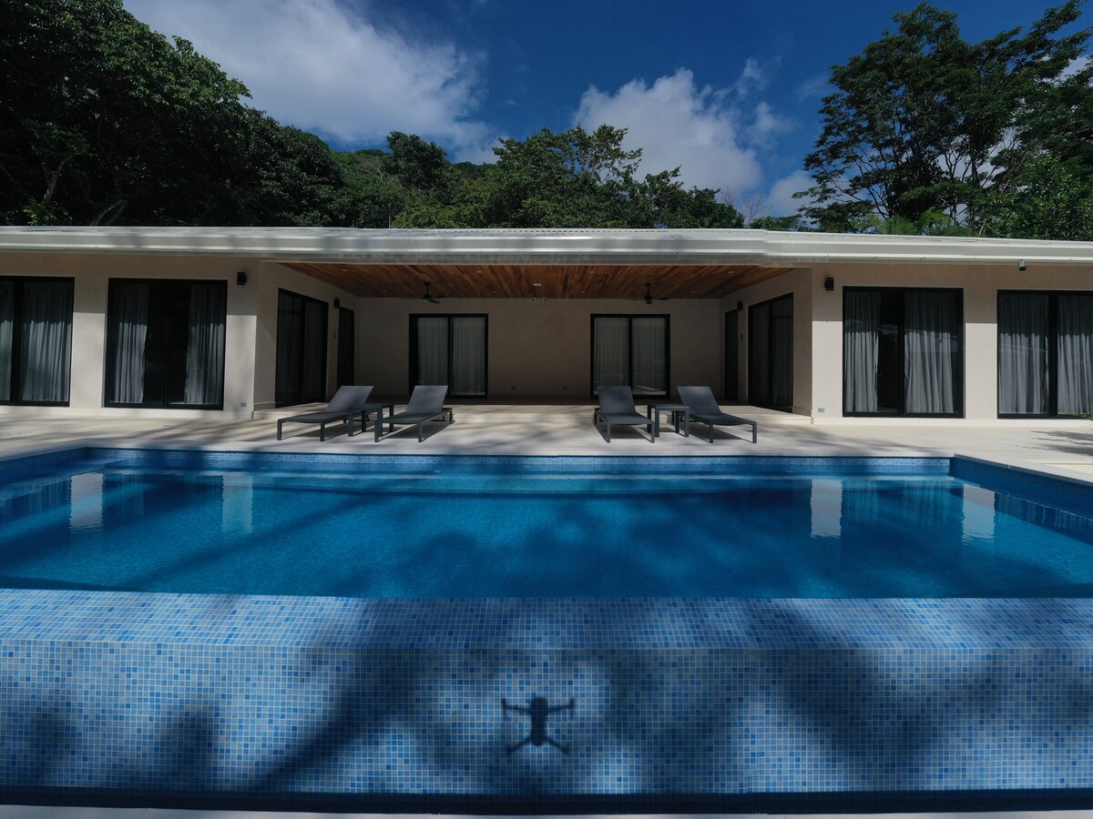 Luxury Modern Villa Pavones Point- Retreat Perfect