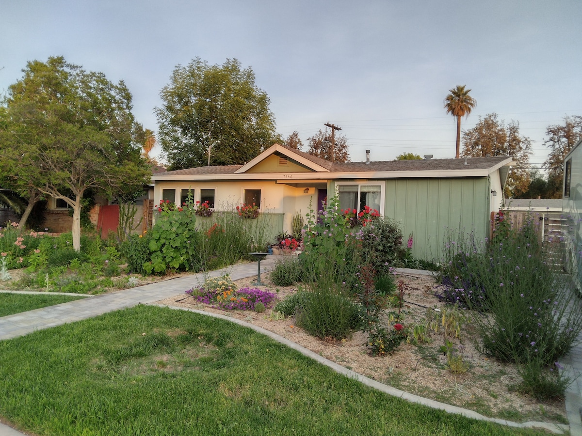 Sweet Garden Bungalow