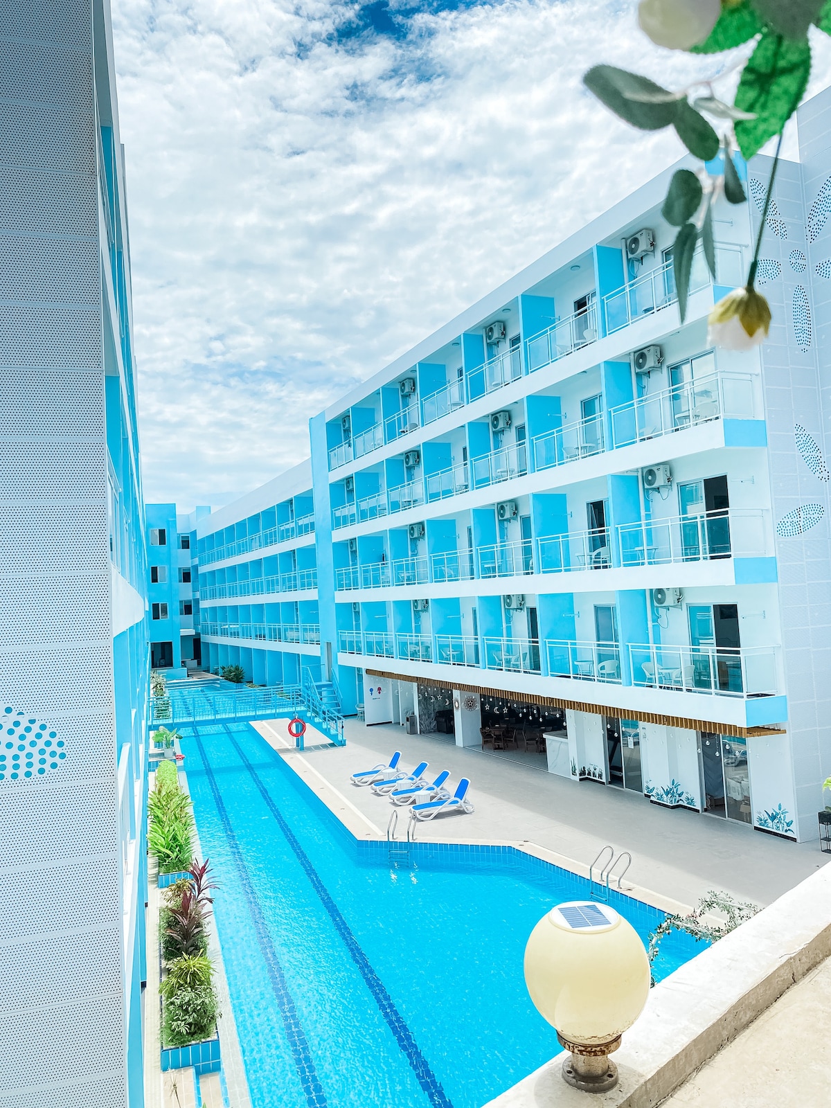 Deluxe Twin Room Pool View