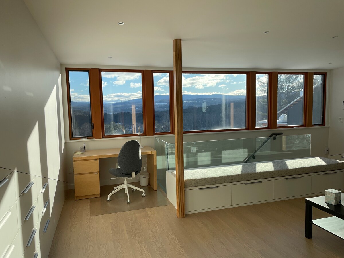 Modern mountain view studio