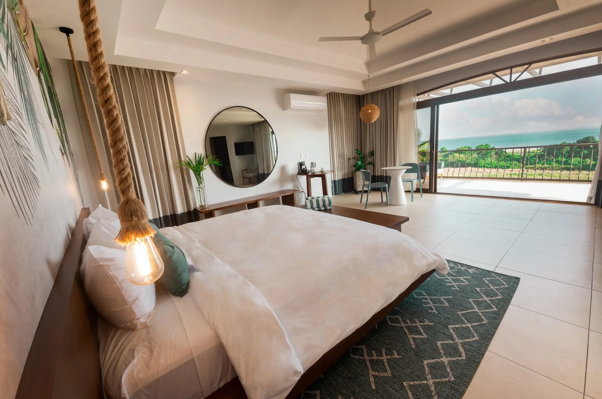 Marala Hotel | Ocean Suite Jacuzzi Bed Breakfast