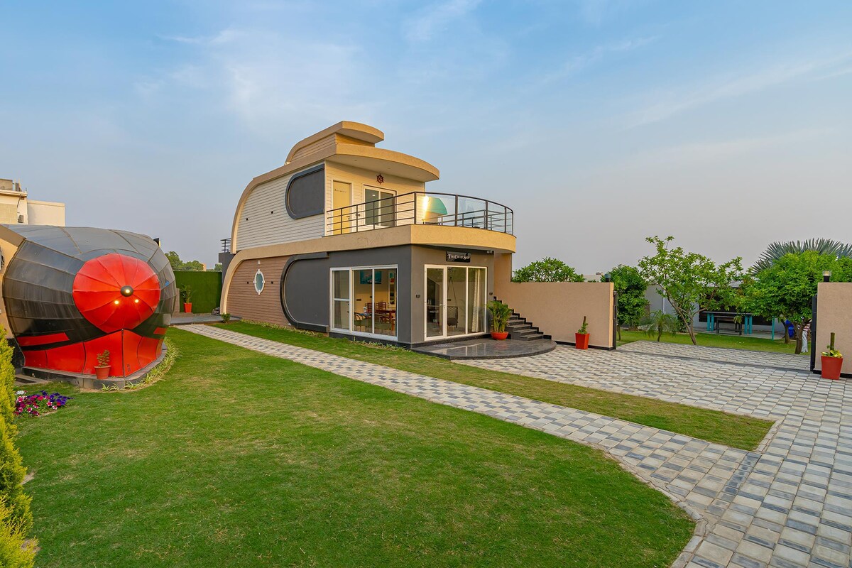 2BHK w/Lawn+ Jacuzzi 10 mins from Amritsar Airport